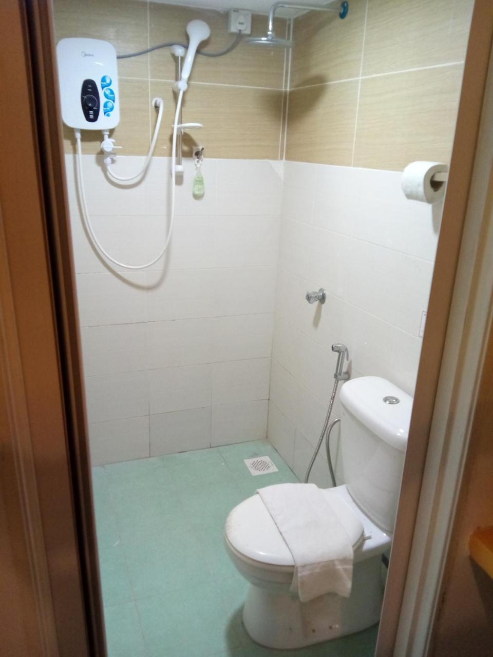 The Serai Cottage Transit Hotel Kampong Gong Badak Luaran gambar